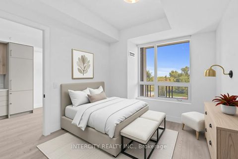 Photo 16 at 424 - 2075 King Road, King City, King