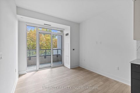 Photo 8 at 349 - 2075 King Road, King City, King Photo 8 at 349 - 2075 King Road, King City, King