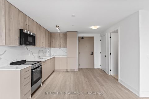 Photo 4 at 417 - 2075 King Road, King City, King