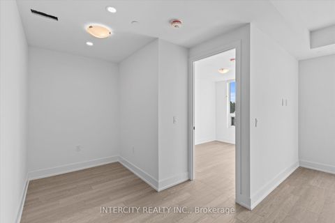 Photo 8 at 417 - 2075 King Road, King City, King Photo 8 at 417 - 2075 King Road, King City, King