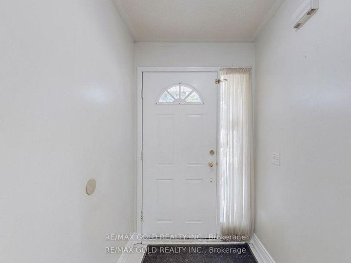 Photo 7 at 78 Fern Valley Crescent, Wellington, Brampton