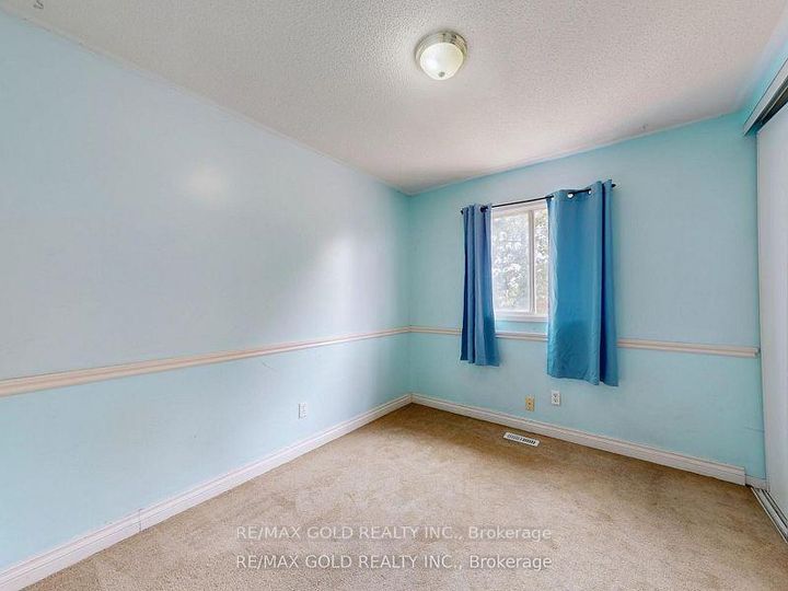 Photo 11 at 78 Fern Valley Crescent, Wellington, Brampton