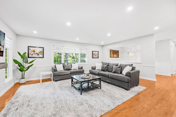 Photo 5 at 106 Campbell Avenue E, Campbellville, Milton