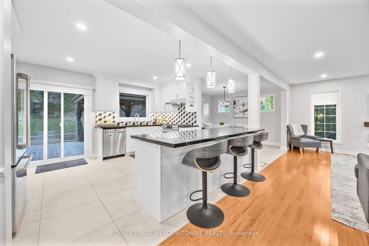 Photo 8 at 106 Campbell Avenue E, Campbellville, Milton