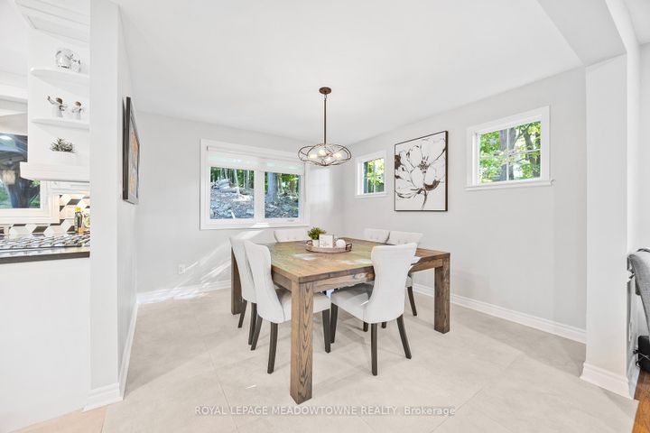 Photo 11 at 106 Campbell Avenue E, Campbellville, Milton