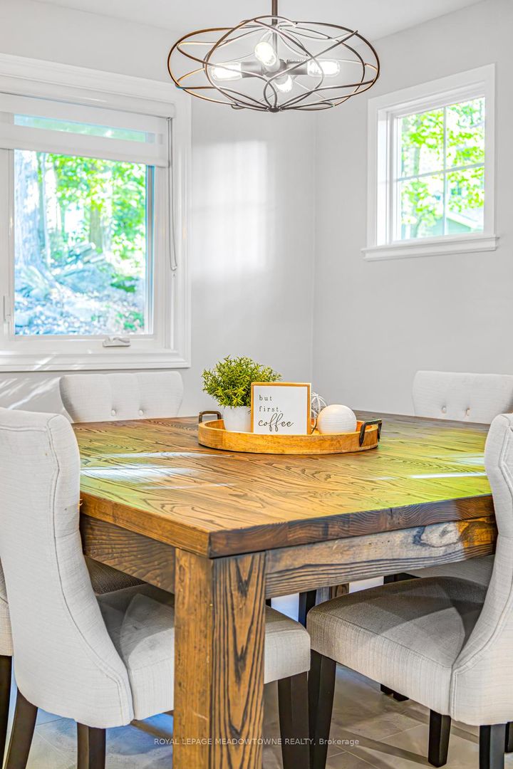 Photo 12 at 106 Campbell Avenue E, Campbellville, Milton