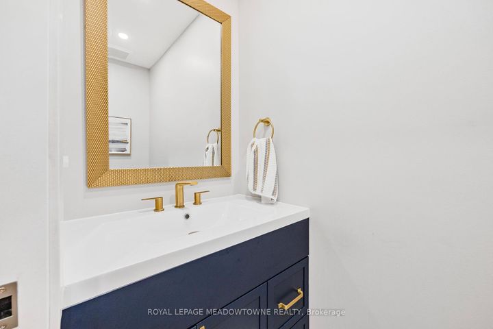 Photo 17 at 106 Campbell Avenue E, Campbellville, Milton