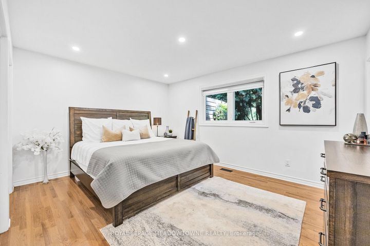 Photo 18 at 106 Campbell Avenue E, Campbellville, Milton