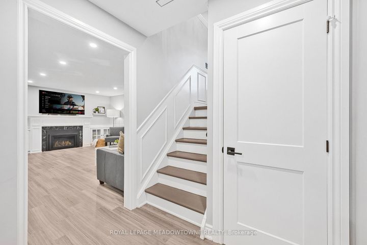 Photo 22 at 106 Campbell Avenue E, Campbellville, Milton
