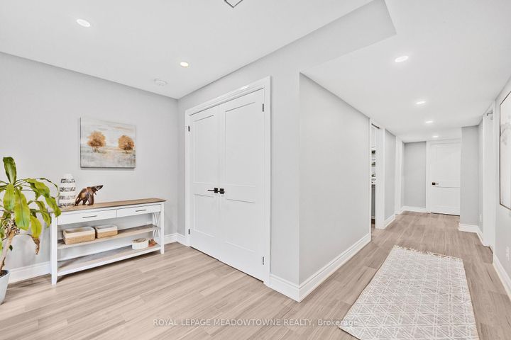 Photo 23 at 106 Campbell Avenue E, Campbellville, Milton