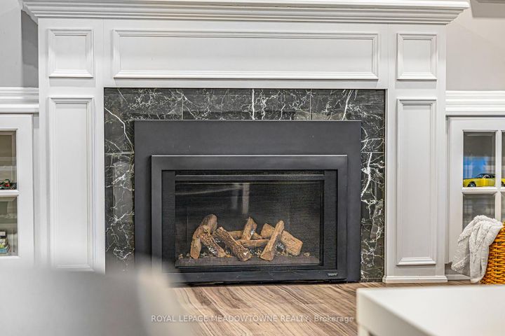 Photo 25 at 106 Campbell Avenue E, Campbellville, Milton