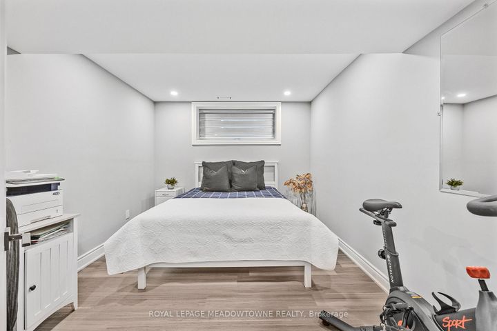 Photo 29 at 106 Campbell Avenue E, Campbellville, Milton