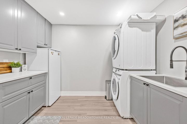 Photo 30 at 106 Campbell Avenue E, Campbellville, Milton