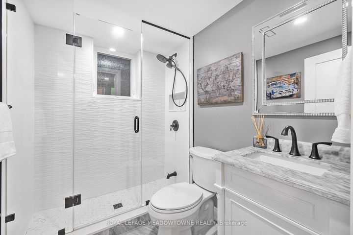Photo 31 at 106 Campbell Avenue E, Campbellville, Milton