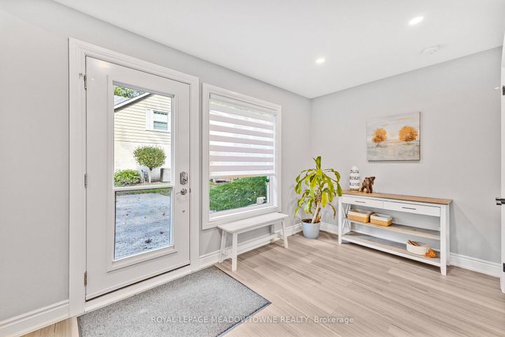 Photo 32 at 106 Campbell Avenue E, Campbellville, Milton