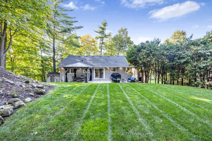 Photo 36 at 106 Campbell Avenue E, Campbellville, Milton