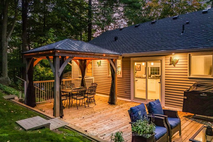 Photo 39 at 106 Campbell Avenue E, Campbellville, Milton