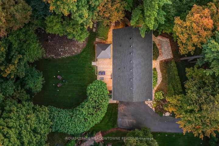 Photo 42 at 106 Campbell Avenue E, Campbellville, Milton