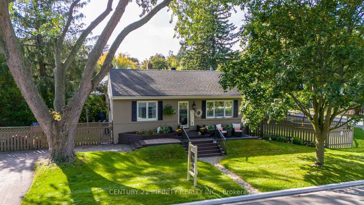 Photo 3 at 43 Colonial Avenue, Cliffcrest, Toronto