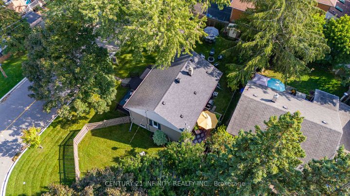 Photo 7 at 43 Colonial Avenue, Cliffcrest, Toronto