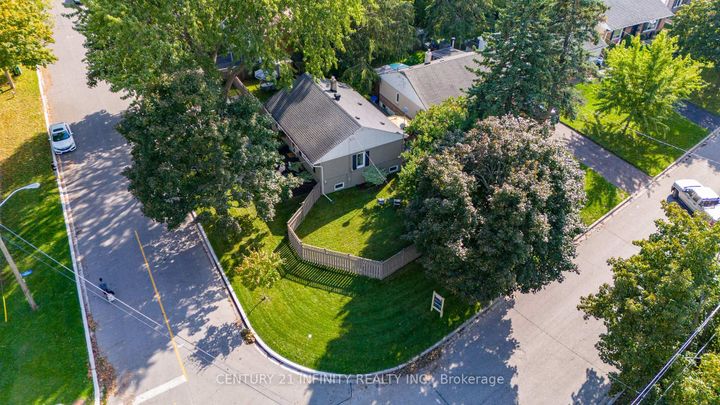 Photo 8 at 43 Colonial Avenue, Cliffcrest, Toronto