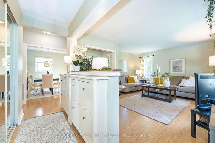 Photo 9 at 43 Colonial Avenue, Cliffcrest, Toronto