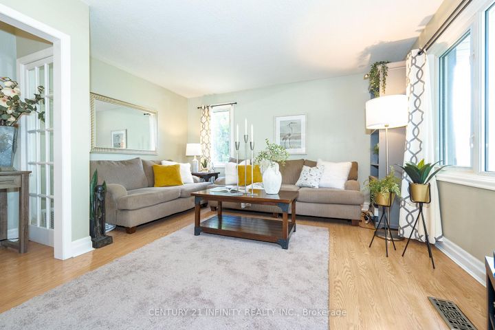 Photo 11 at 43 Colonial Avenue, Cliffcrest, Toronto