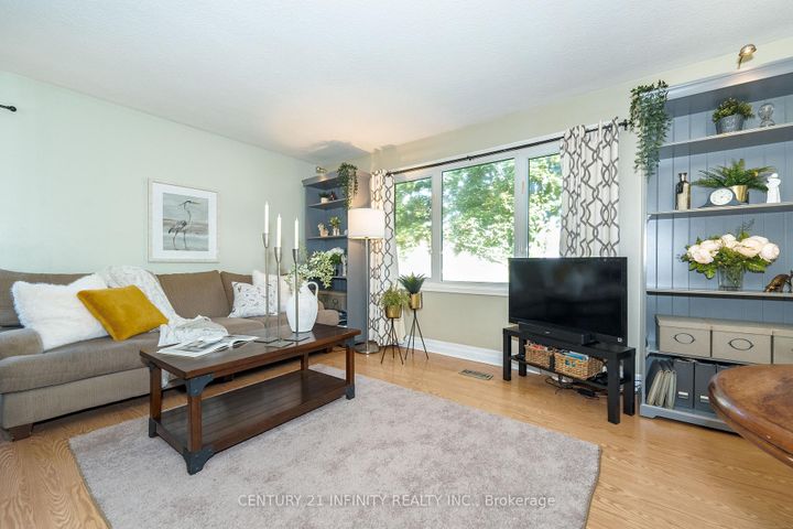 Photo 12 at 43 Colonial Avenue, Cliffcrest, Toronto