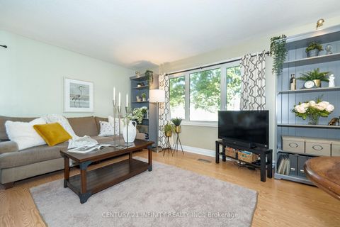 Photo 12 at 43 Colonial Avenue, Cliffcrest, Toronto