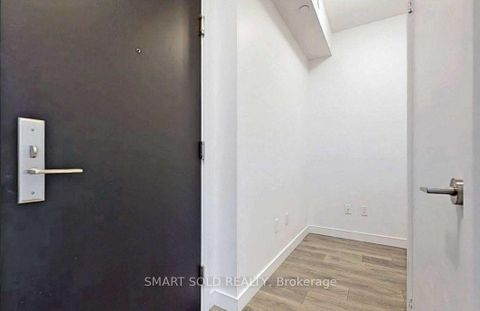 Photo 12 at 1011 - 8 Eglinton Avenue E, Mount Pleasant West, Toronto