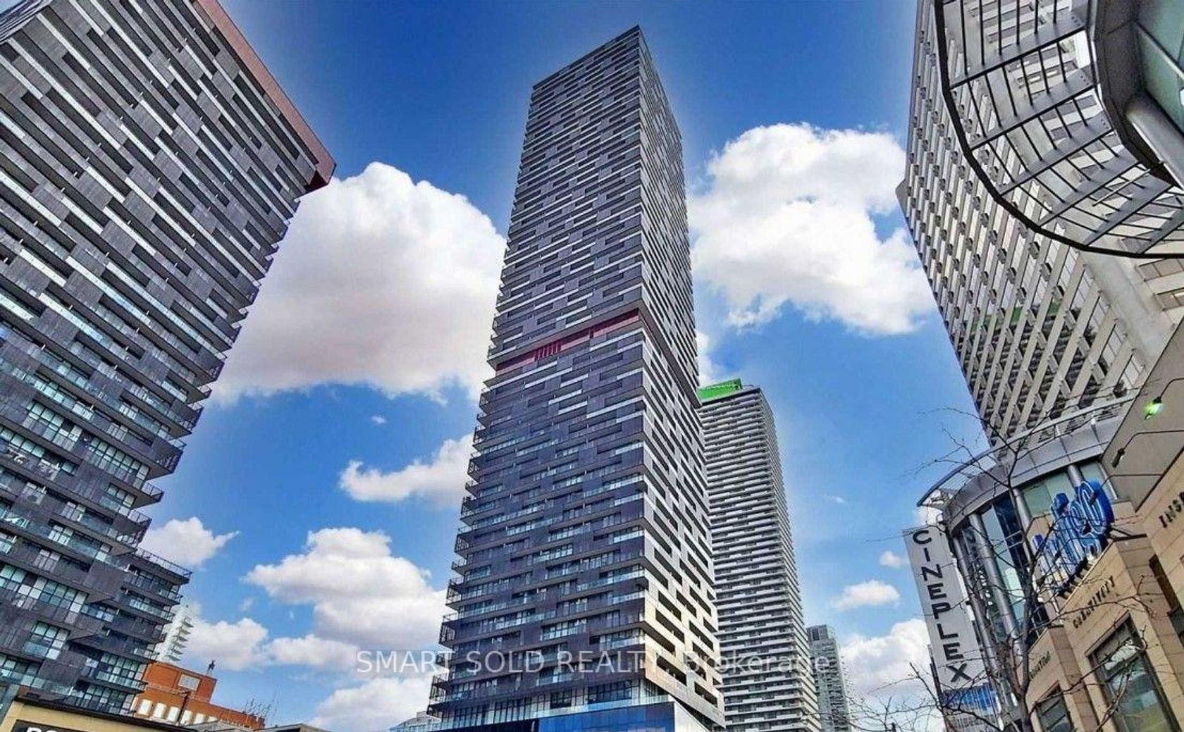 1011 - 8 Eglinton Avenue E, Mount Pleasant West, Toronto 
