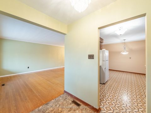 Photo 10 at 148 Navenby Crescent, Humber Summit, Toronto