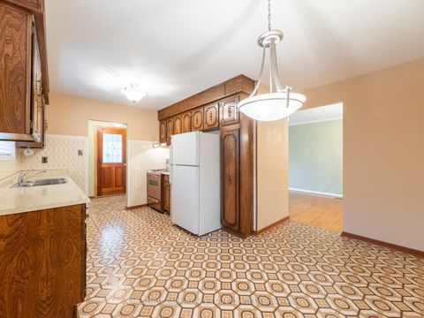 Photo 12 at 148 Navenby Crescent, Humber Summit, Toronto