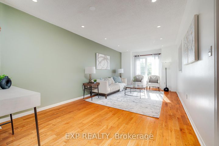 Photo 3 at 24 - 1591 South Parade Court, East Credit, Mississauga
