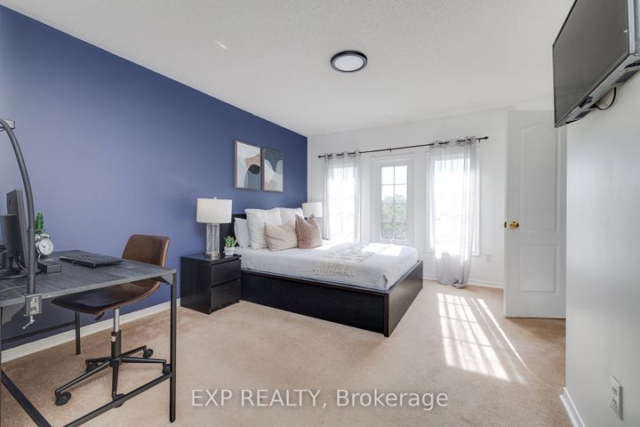 Photo 12 at 24 - 1591 South Parade Court, East Credit, Mississauga