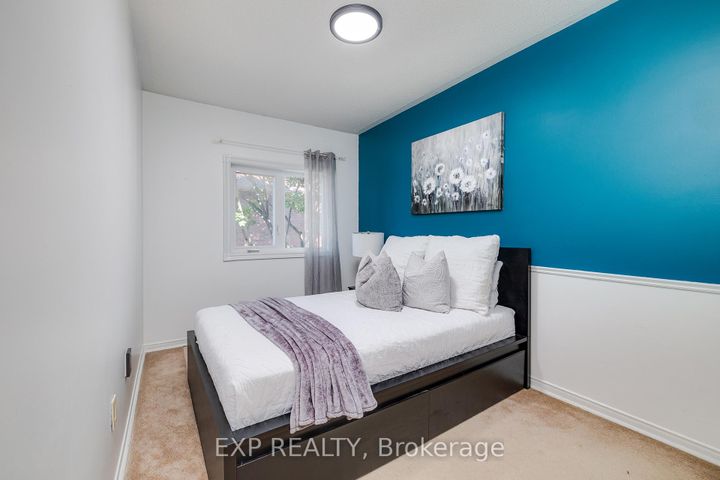 Photo 15 at 24 - 1591 South Parade Court, East Credit, Mississauga