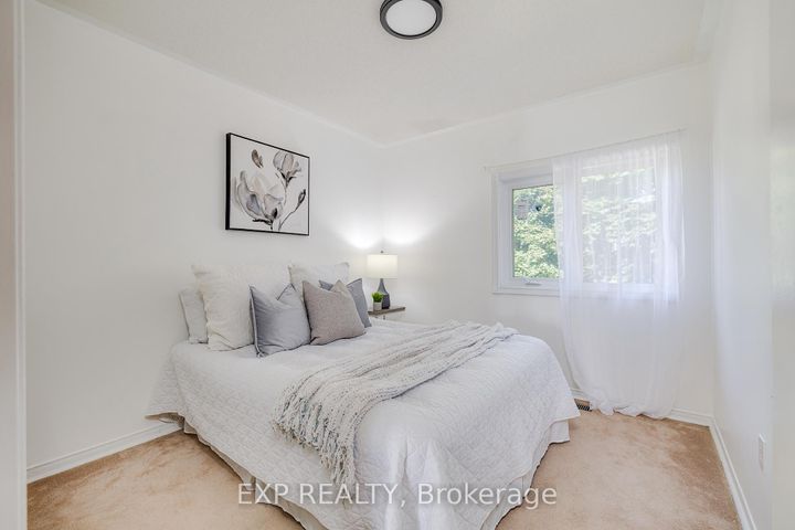 Photo 16 at 24 - 1591 South Parade Court, East Credit, Mississauga