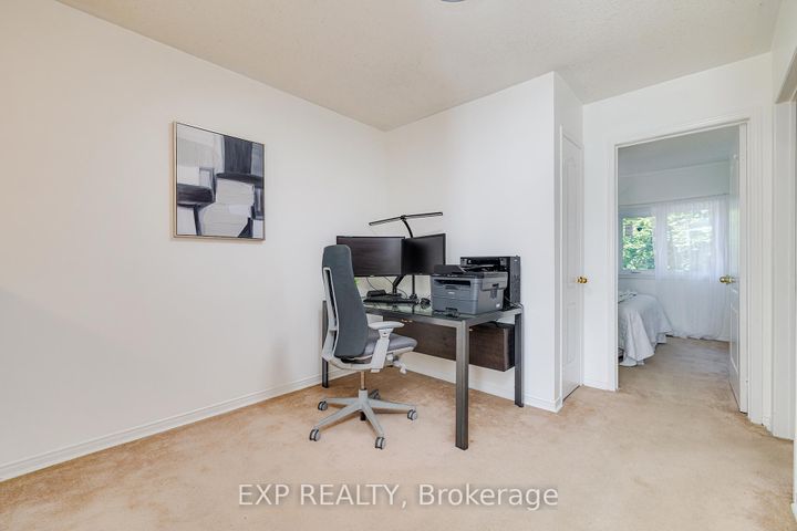 Photo 17 at 24 - 1591 South Parade Court, East Credit, Mississauga