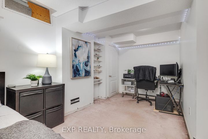 Photo 22 at 24 - 1591 South Parade Court, East Credit, Mississauga
