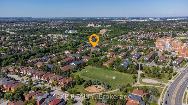 Photo 25 at 24 - 1591 South Parade Court, East Credit, Mississauga