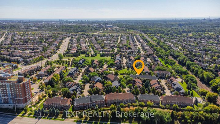 Photo 26 at 24 - 1591 South Parade Court, East Credit, Mississauga