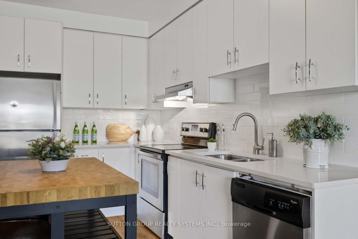 Photo 7 at 212 - 3563 Lake Shore Boulevard W, Long Branch, Toronto