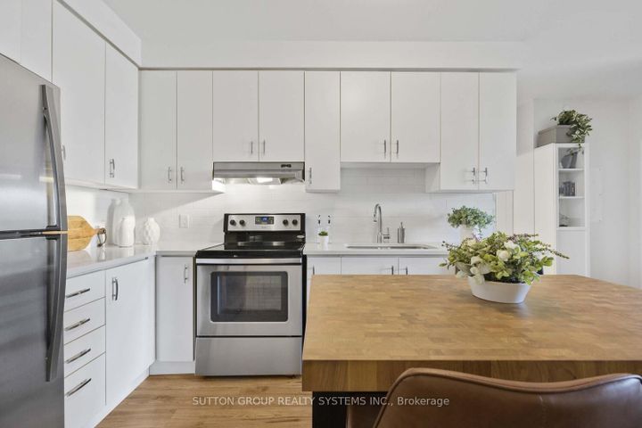 Photo 8 at 212 - 3563 Lake Shore Boulevard W, Long Branch, Toronto