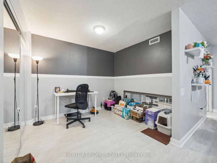 Photo 3 at 1701B - 19 Singer Court, Bayview Village, Toronto