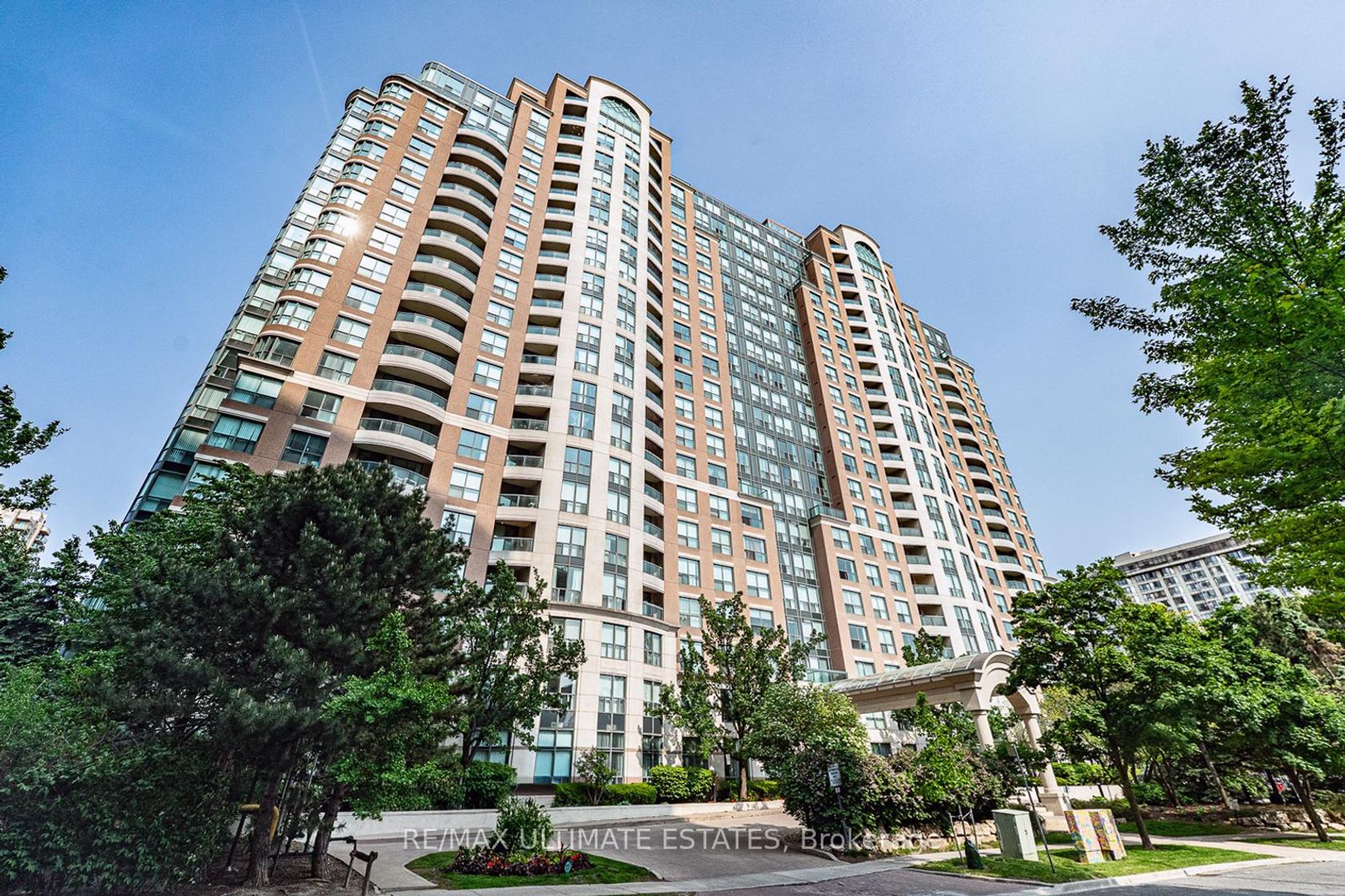 Lph 10 - 23 Lorraine Drive, Willowdale West, Toronto 