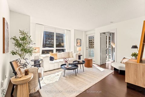 Photo 1 at 605 - 761 Bay Street, Bay Street Corridor, Toronto