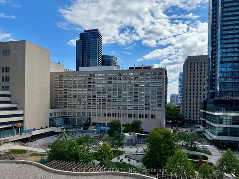 Photo 3 at 605 - 761 Bay Street, Bay Street Corridor, Toronto