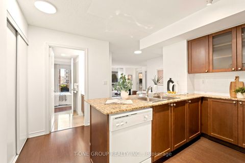 Photo 7 at 605 - 761 Bay Street, Bay Street Corridor, Toronto