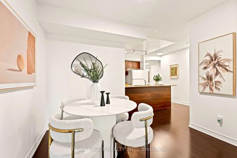 Photo 11 at 605 - 761 Bay Street, Bay Street Corridor, Toronto