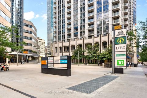 Photo 31 at 605 - 761 Bay Street, Bay Street Corridor, Toronto